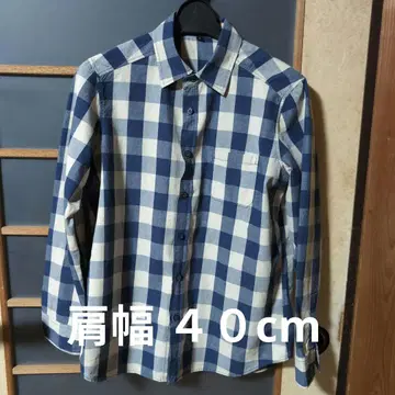 네이비와 화이트 체크 무늬 긴팔 셔츠