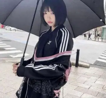 adidas originals 트랙탑 블랙 170사이즈