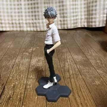 에반게리온 이카리 신지 피규어