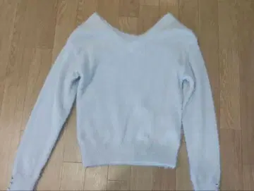 미사용 새상품 비쥬 장식 라이트 블루 니트 스웨터 M 사이즈