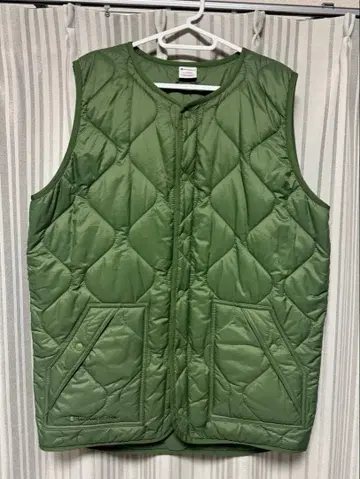 Champion 카키 퀼팅 베스트