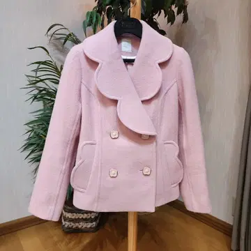 밀크: 꽃 모양 버튼이 귀여운 핑크색 코트 (하자품)