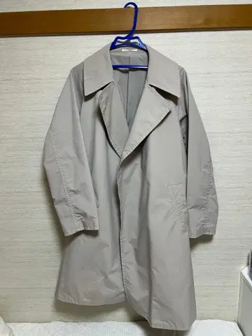 알뜰한 베이지 트렌치코트 허리 벨트 포함