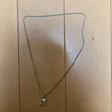 실버 하트형 목걸이