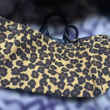 MUVEL 레오파드 무늬 토트백
