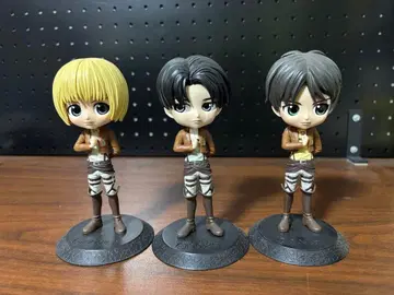 진격의 거인 피규어 세트