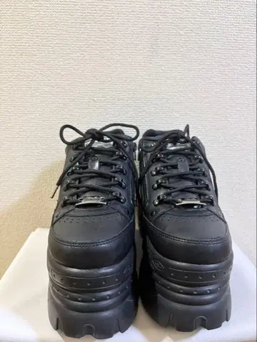 Y2K 블랙 통굽 스니커즈