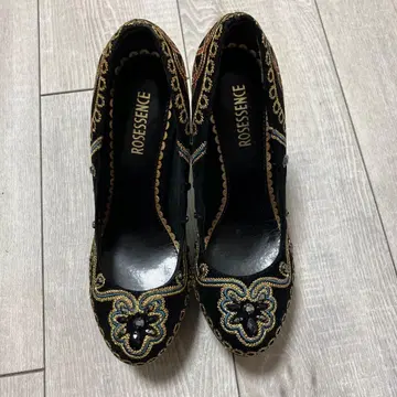 ROSESSENCE 자수 비쥬 하이힐