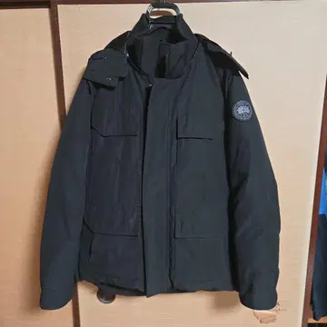 Canada Goose 블랙 다운 자켓 L 사이즈