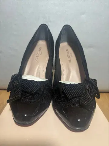 실 스튜어트 펌프스 23cm