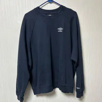 UMBRO 네이비 맨투맨