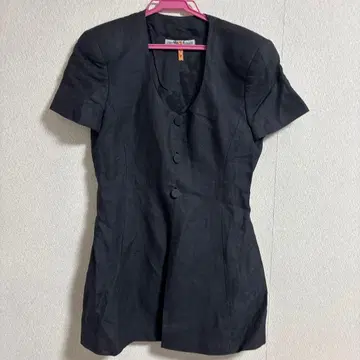 EMPORIO ARMANI 상의