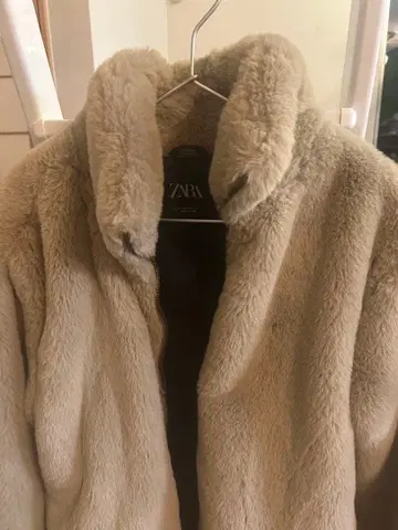 ZARA 인조 모피 자켓
