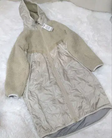 Audrey and John Wad 퀼팅 자켓 베이지