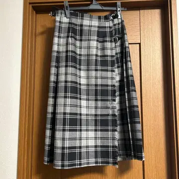 오닐 오브 더블린 플리츠 스커트