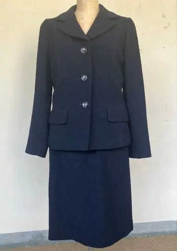 해롯 네이비 수트 자켓과 스커트 세트