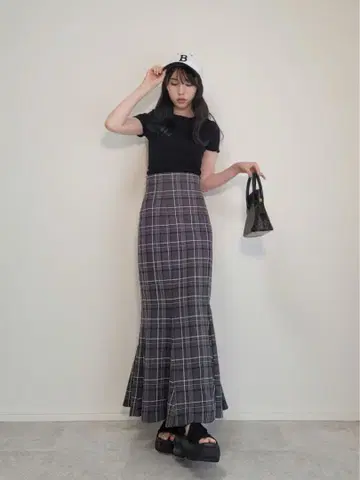 snidel 하이웨스트 타이트 헤무 플레어 체크 스커트