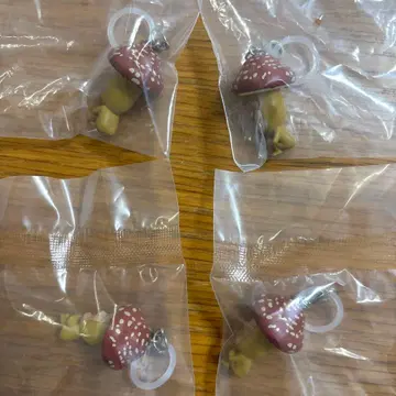 꼬마 도감 메지루시 마스코트 베니키노코비토 x 4