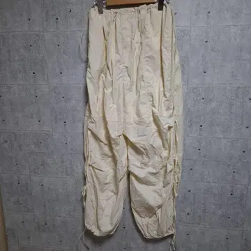 MAISONSPECIAL 화이트 카고 팬츠