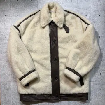 PAGEBOY 에코 퍼 B-3 자켓 아이보리 x 브라운