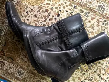 블랙 지퍼 부츠