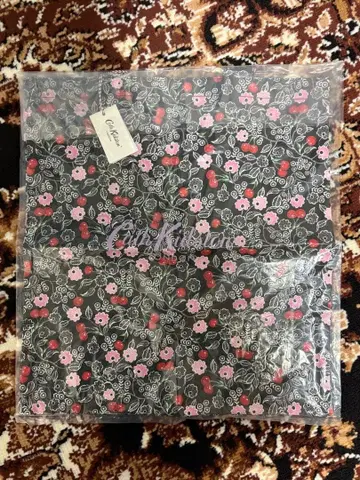 Cath Kidston 토트백 Cherry Gardens (Black)