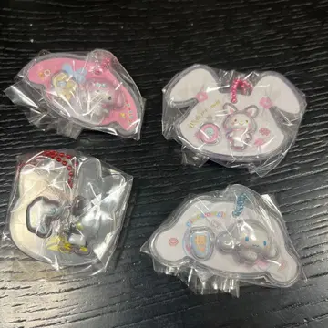 산리오 캐릭터즈 패키지 참 & 초코볼로 4개 세트