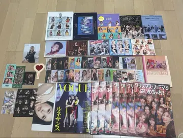 TWICE 굿즈 세트 앨범 트레이딩 카드 혜택 잡지 씰 묶음 판매