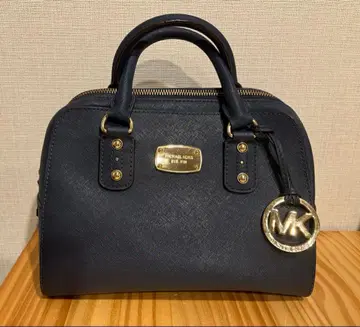 Michael Kors 네이비 핸드백
