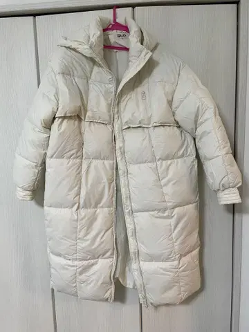 화이트 롱 코트 후드 부착