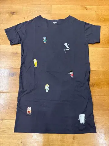 graniph 게게게의 키타로 자수 반팔 원피스 그레이