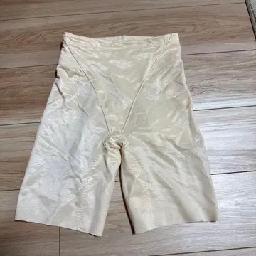 FOUR Sis & Co. 베이지 브라이덜 이너 사이즈 76