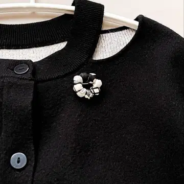 작가 작품 텍스타일 반지 브로치 | 모노톤 패치워크 하나뿐인 수작업