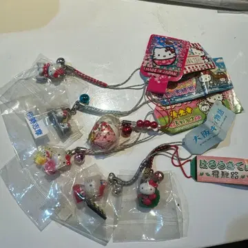 헬로키티 스트랩 6개 세트 일본제
