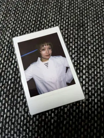 릴리스 & MV 공개 기념 랜덤 솔로 폴라로이드