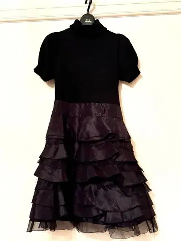 반팔 니트 무릎 기장 프릴 원피스