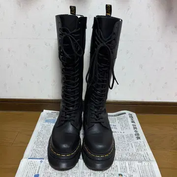 Dr.Martens AUDRICK 20홀 UK5 롱 부츠