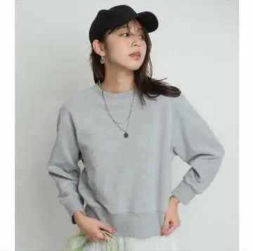 JUSGLITTY 저스길리티 백펄 맨투맨