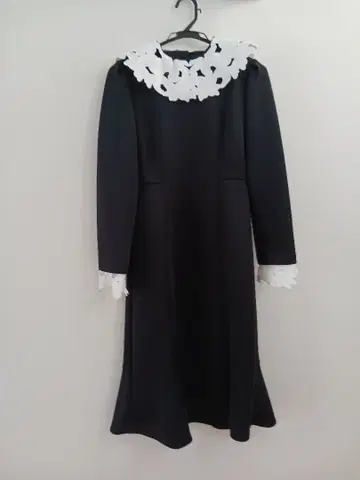 [새상품] CELFORD 레이스 카라 머메이드 원피스 BLK 36사이즈