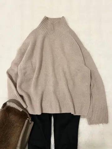 유나이티드 애로우즈 그린 라벨 릴랙싱 하이넥 니트