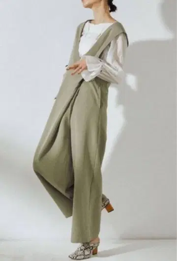 [새상품] UN3D 베스트 올인원 사이즈 38