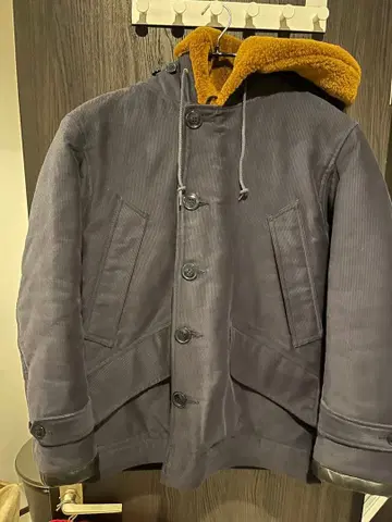 다크 블루 밀리터리 자켓 보아 후드 부착