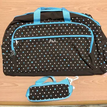 FILA 보스턴 백 블랙과 스카이블루 하트 무늬