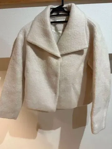 숏 샤기 코트 화이트