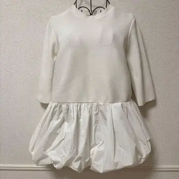 화이트 오부 소매 벌룬 실루엣 상의