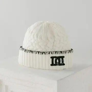 새상품 미개봉 Darich DD 로고 바스켓 니트 비니 WHT