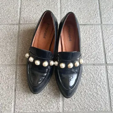 제프리 캠벨 펄 펌프스 로퍼