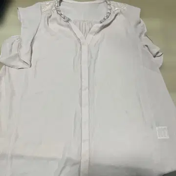 [자스그리티] 비쥬 포함 핑크 슬리브리스 셔츠