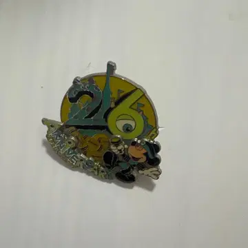 미키마우스 26주년 기념 핀 배지