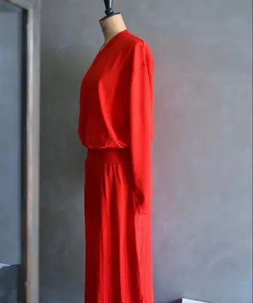 메종 레가르 레드 롱 원피스